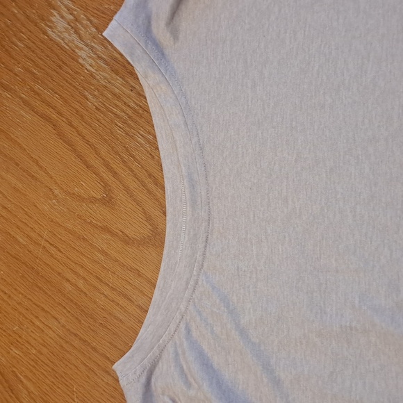Women's size 4x long sleeve oatmeal color T-shirt with elastic cuffs. - Picture 3 of 7